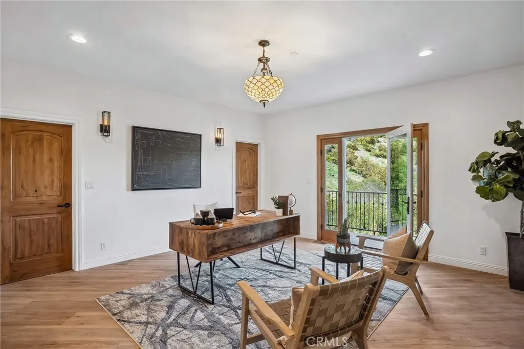 https://cdn.realtyfeed.com/cdn/127/306417037/b1c9c61a753391967173fa736ced0a46.webp