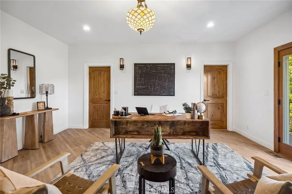 https://cdn.realtyfeed.com/cdn/127/306417037/e6ec16ef9bcf8a8476ae5ae3becc0f19.webp