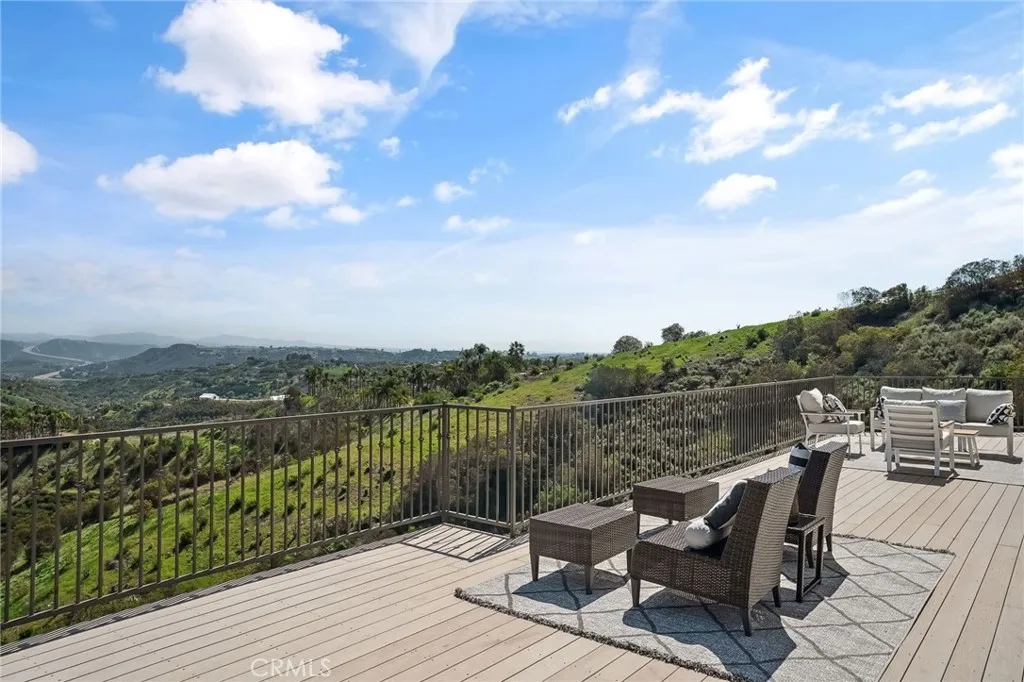 https://cdn.realtyfeed.com/cdn/127/306417037/fc50178369de64ebb880b86cc89e0bda.webp