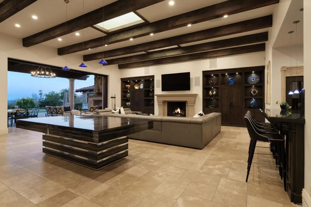 https://cdn.realtyfeed.com/cdn/127/306417039/ded7f26af5bfdb5d0b028ebfcf9cc7bb.webp