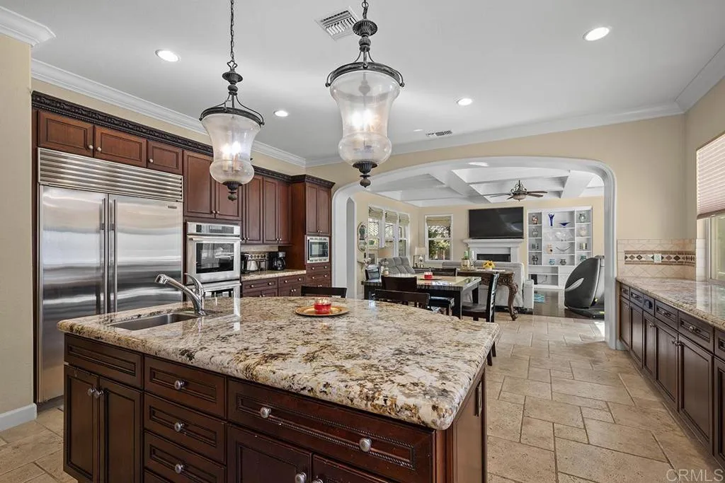 https://cdn.realtyfeed.com/cdn/127/306417164/2d62313c4a797eda583b20520592f035.webp