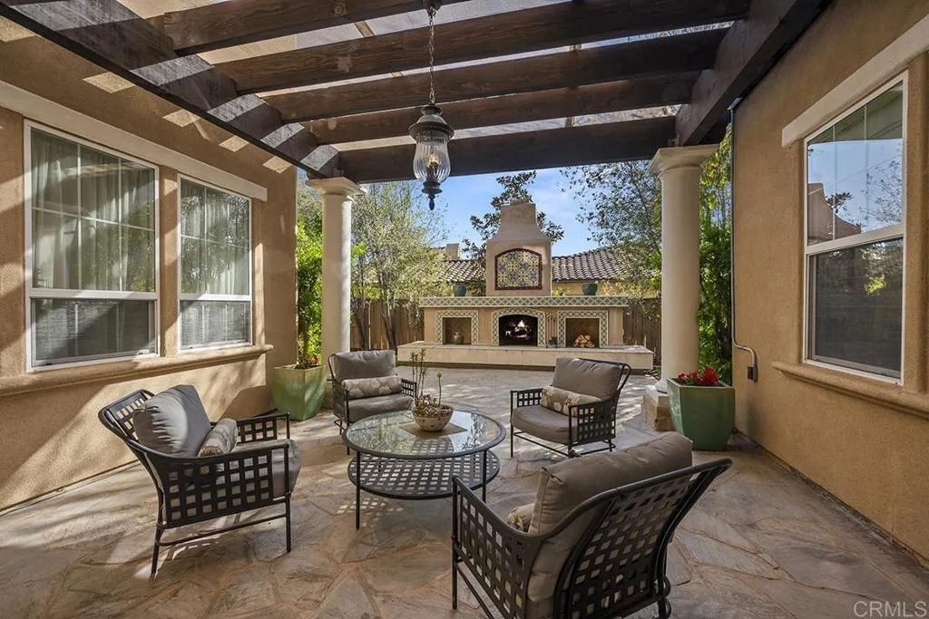 https://cdn.realtyfeed.com/cdn/127/306417164/b68d3983352c82fd909ad14388a9ba97.webp