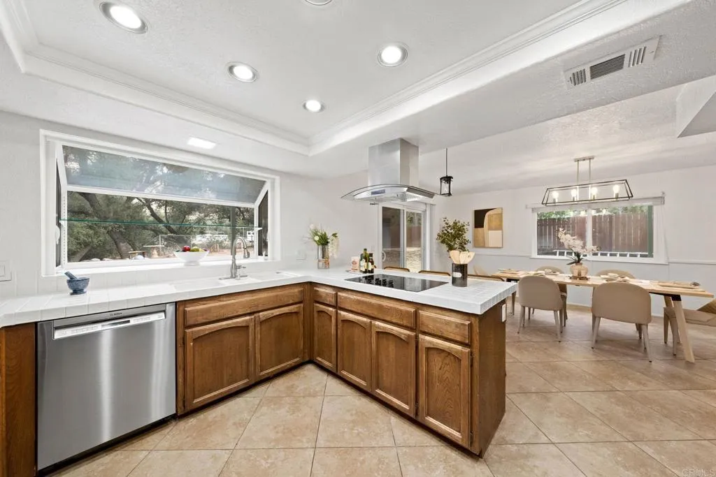 https://cdn.realtyfeed.com/cdn/127/306417196/60305fb4cafd1a4c83c2a03221783433.webp