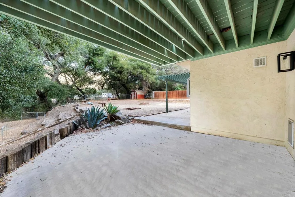 https://cdn.realtyfeed.com/cdn/127/306417196/ea8cac17699cd1294f7de956feb1a574.webp