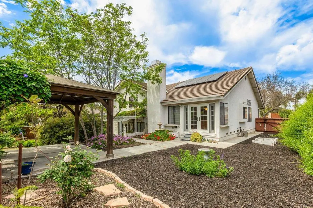 https://cdn.realtyfeed.com/cdn/127/306417202/3ee4c7c2a925a066c9d1e6212f28a424.webp
