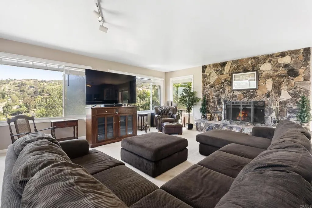 https://cdn.realtyfeed.com/cdn/127/306417326/1ac92be87e0f4fa162b1f748dce44306.webp