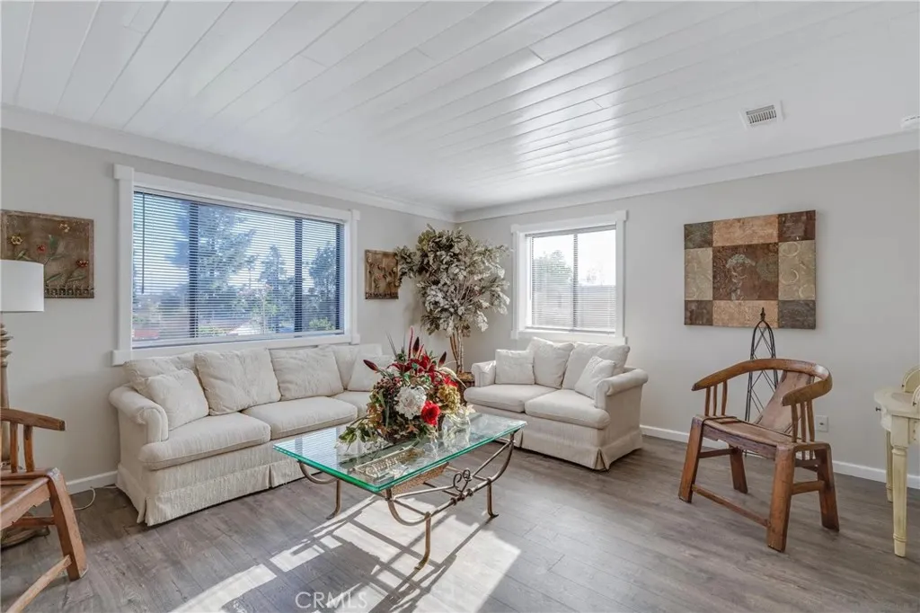 https://cdn.realtyfeed.com/cdn/127/306417360/71a41328fb946f1715abeb91286f2c94.webp