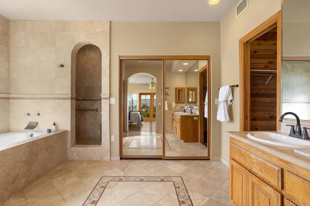 https://cdn.realtyfeed.com/cdn/127/306417556/db9b364aa538b61fc8c55e154224edc9.webp