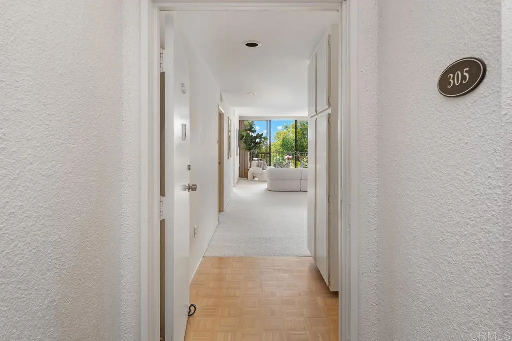 https://cdn.realtyfeed.com/cdn/127/306417896/83d2035af8adcd8236514fe18d2b7499.webp