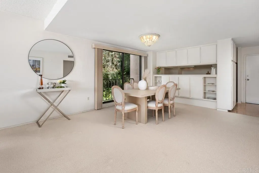 https://cdn.realtyfeed.com/cdn/127/306417896/8cd8d9fc444eb32f589608c3298c9ea0.webp