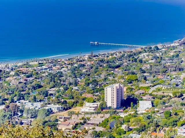 https://cdn.realtyfeed.com/cdn/127/306417896/95f42fa6bee5d6442fc707abe2f11a73.webp