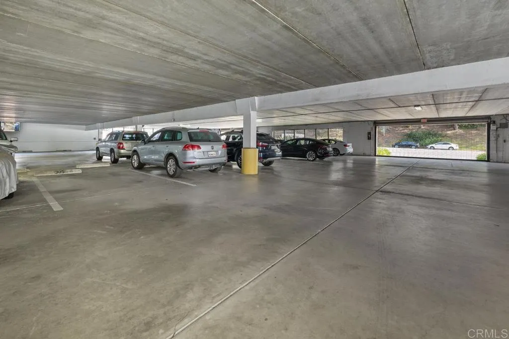 https://cdn.realtyfeed.com/cdn/127/306417896/d13f8b87cbcc27c6df73891a966d3f86.webp