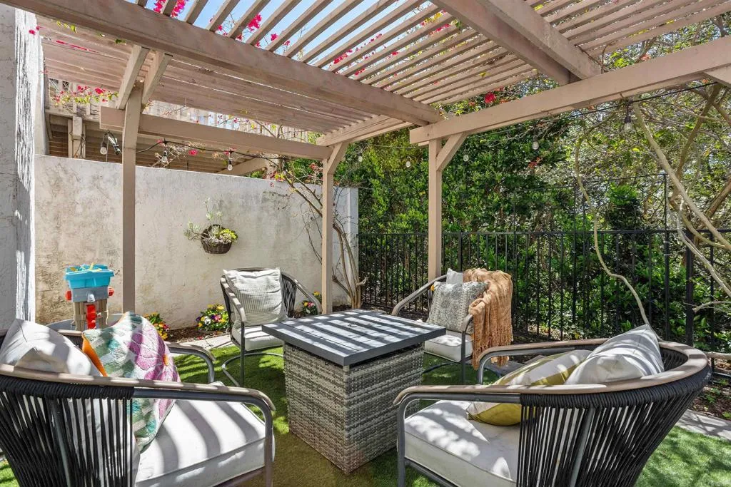 https://cdn.realtyfeed.com/cdn/127/306417917/8f8091e3be16d8e86839ce4b039465ea.webp