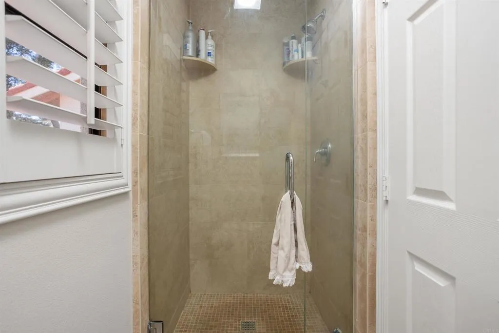 https://cdn.realtyfeed.com/cdn/127/306417917/c06a98d99fbdb51fbf5d98cfc3d6e1e6.webp