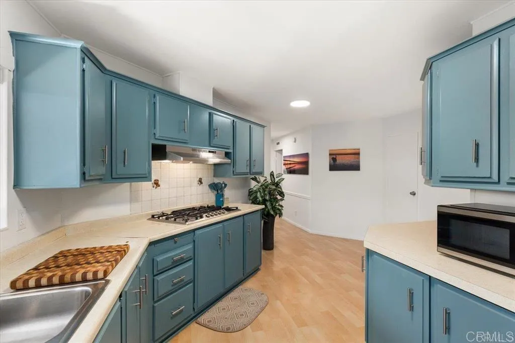 https://cdn.realtyfeed.com/cdn/127/306417955/49eab6c93285a02617989d34454c214a.webp