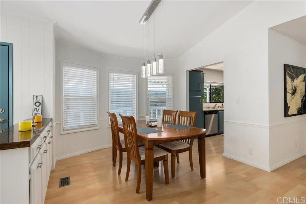 https://cdn.realtyfeed.com/cdn/127/306417955/f5f2affb1fa47310f0386ad83aa3cdfb.webp