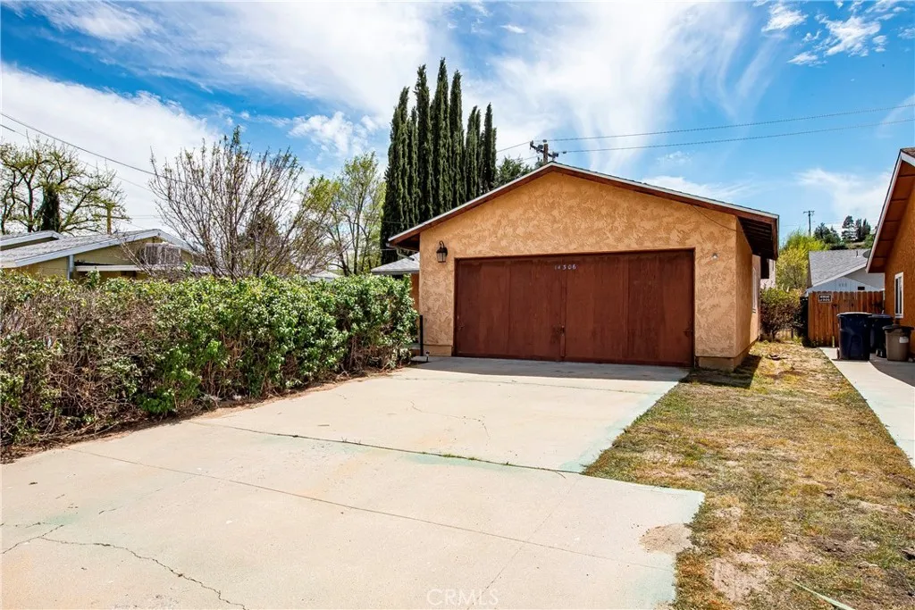 14306 Boxtree Street, Lake Hughes, Ca 93532 - Photo 3 of 25, Lake Hughes, CA