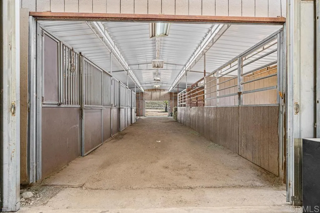 https://cdn.realtyfeed.com/cdn/127/306418261/27a9ea151eed96112f0eff2d8ef5c99f.webp