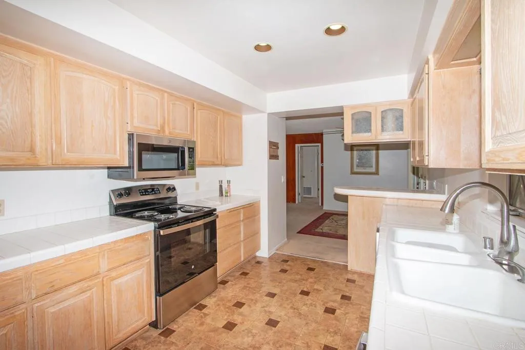 https://cdn.realtyfeed.com/cdn/127/306418385/35468d3e3647a503f6dbb9af58df3b2c.webp