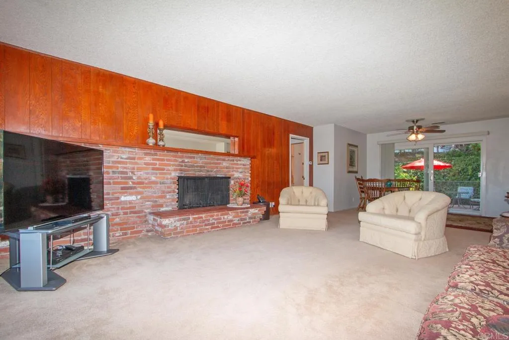 https://cdn.realtyfeed.com/cdn/127/306418385/369c9a6599088606d188fd619c731fbf.webp