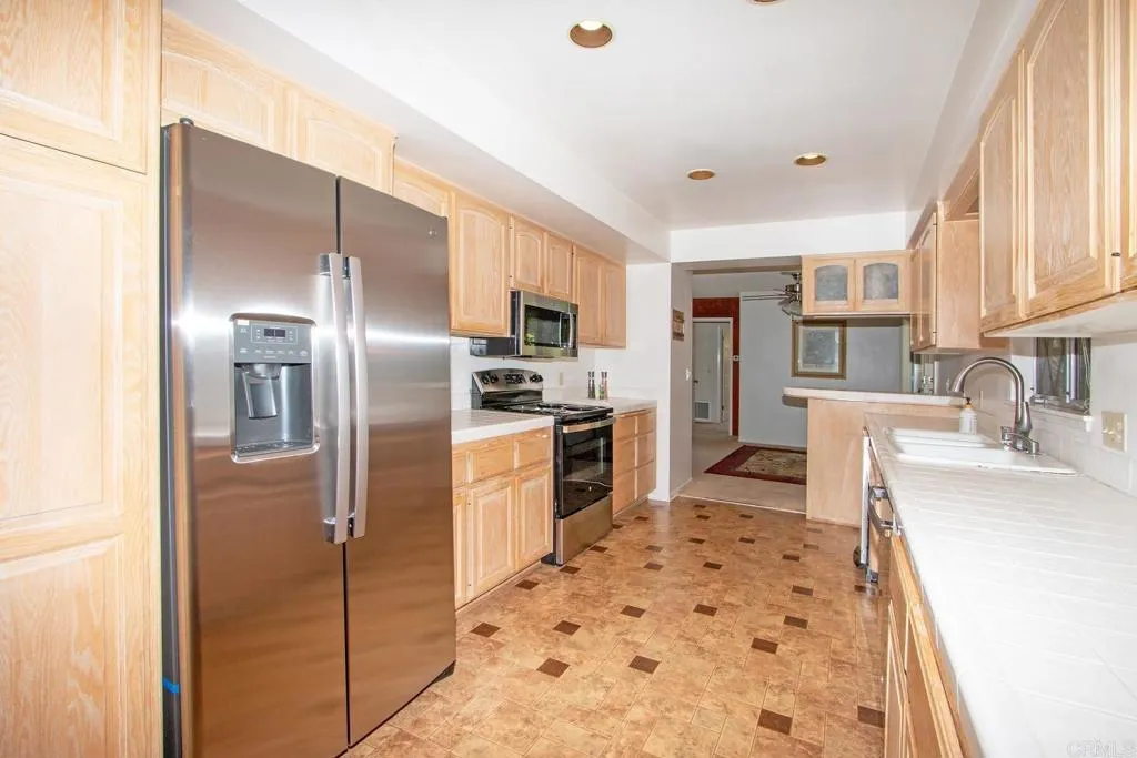 https://cdn.realtyfeed.com/cdn/127/306418385/da6e9c1710c2d8c7e8e303ba110b63a5.webp