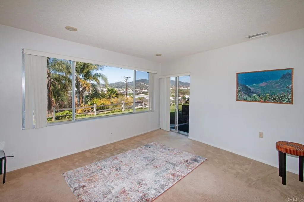 https://cdn.realtyfeed.com/cdn/127/306418385/f0b8f8d567e4aab4c1bad728e5db72b9.webp