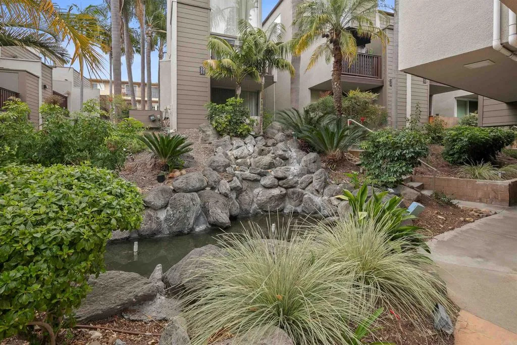https://cdn.realtyfeed.com/cdn/127/306418493/9fa52ce5f243f8c6a653869d34d4249a.webp