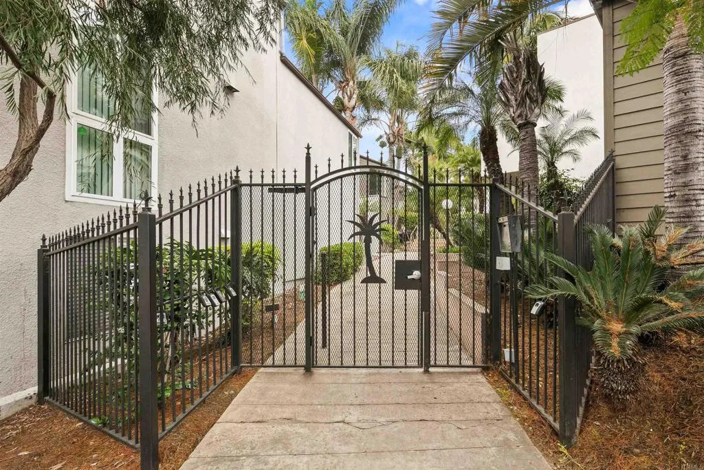 https://cdn.realtyfeed.com/cdn/127/306418493/ea2d162fcc13364c153ce514f6e385b3.webp