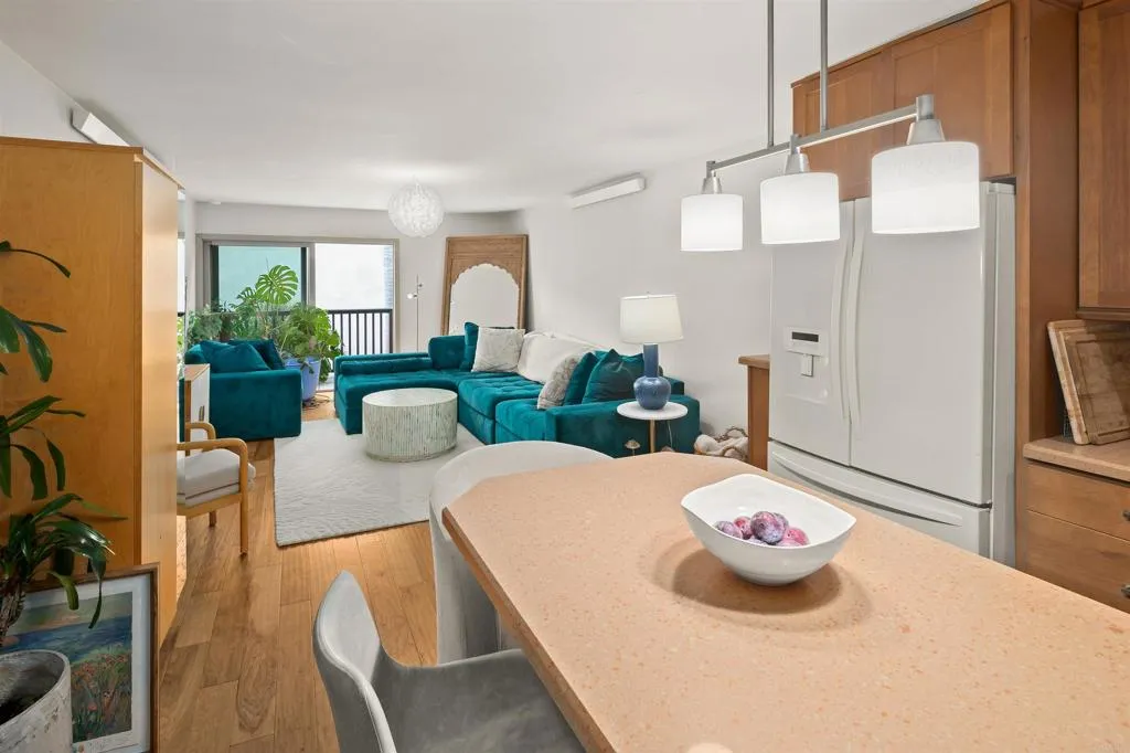 https://cdn.realtyfeed.com/cdn/127/306418493/fa0f5054305ea0b6acfde8d64a94a206.webp