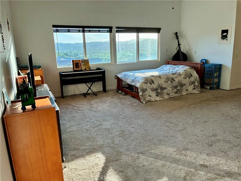 https://cdn.realtyfeed.com/cdn/127/306419024/2f1bc232b739e24f40d238100826a21f.webp