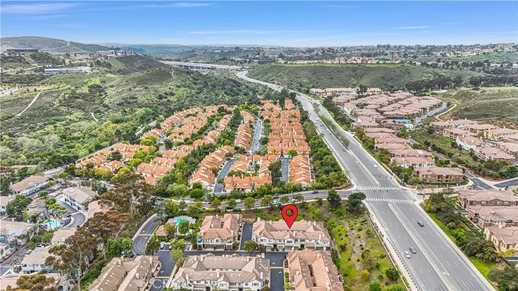 https://cdn.realtyfeed.com/cdn/127/306419539/6d52b405623b1cc8e4ed69178849e229.webp