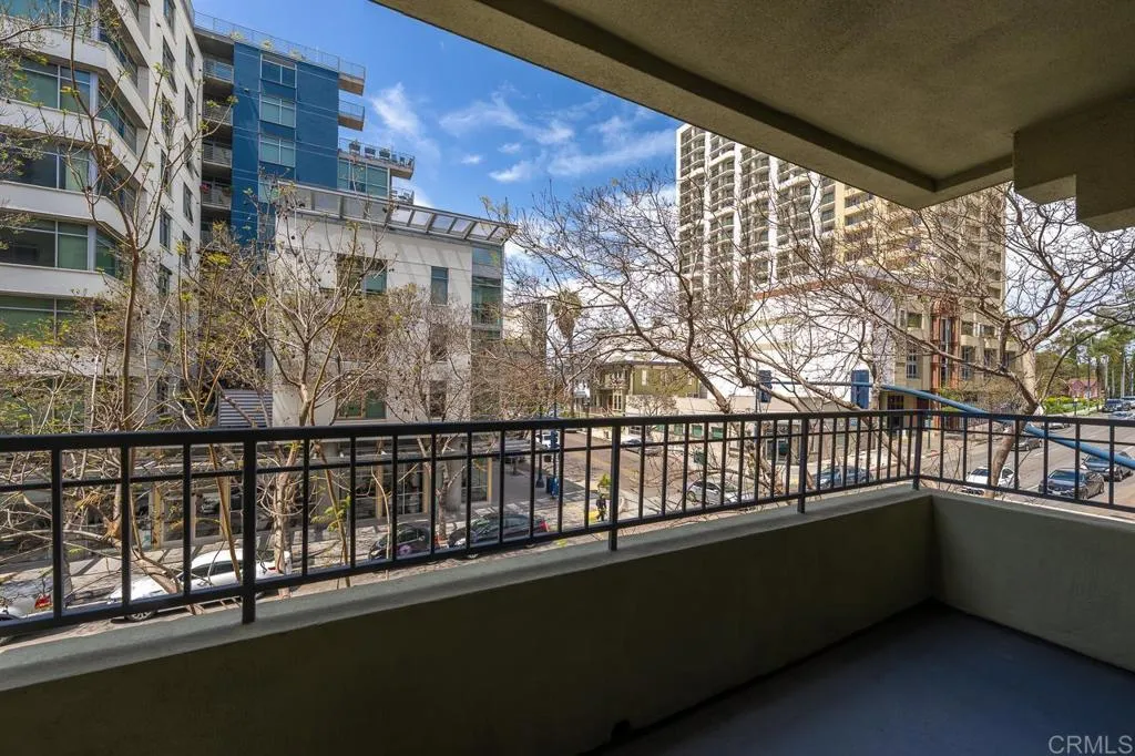 https://cdn.realtyfeed.com/cdn/127/306419689/08ff8a8b3cbe473cbbf0f62fb3b7b058.webp