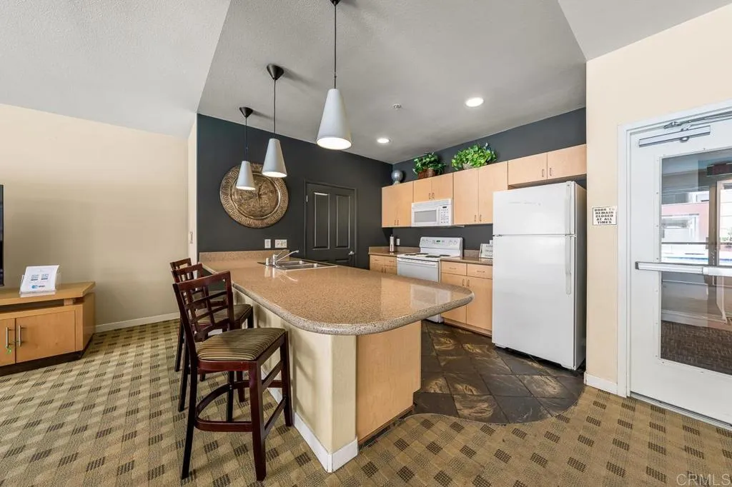 https://cdn.realtyfeed.com/cdn/127/306419689/28f02e46996ef225d5dc70ce03eba29e.webp