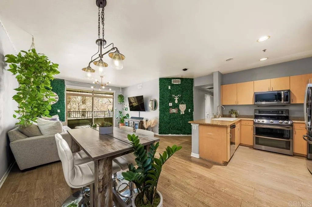 https://cdn.realtyfeed.com/cdn/127/306419689/2f62a283bec4985627ff03bfb66b2a4c.webp