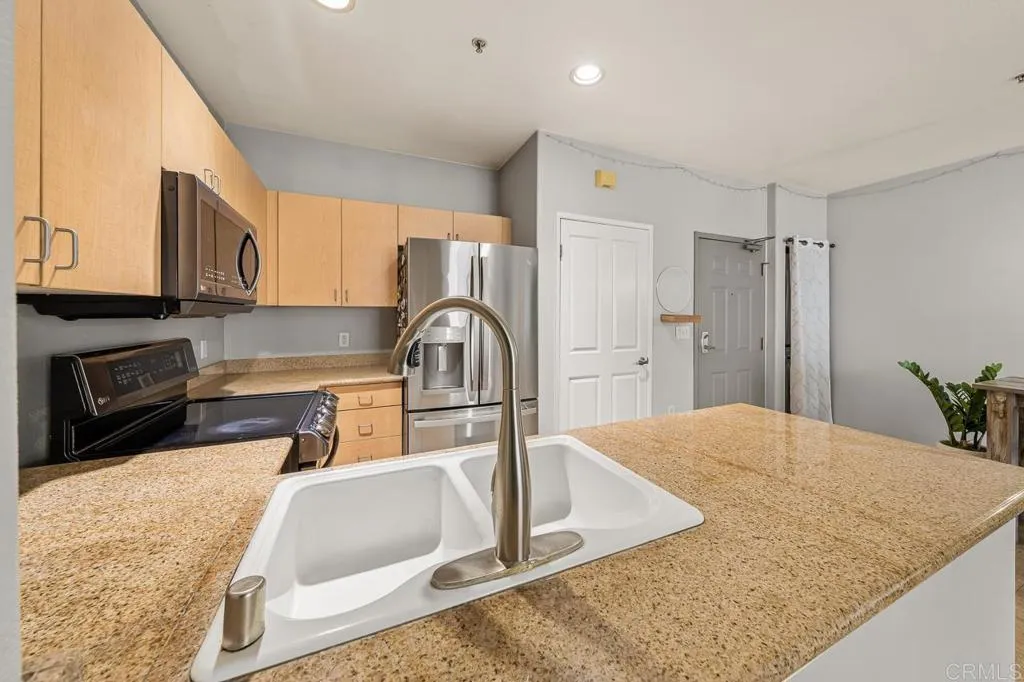https://cdn.realtyfeed.com/cdn/127/306419689/a8f31642c8ce488a6adfda5fe0f79bfb.webp