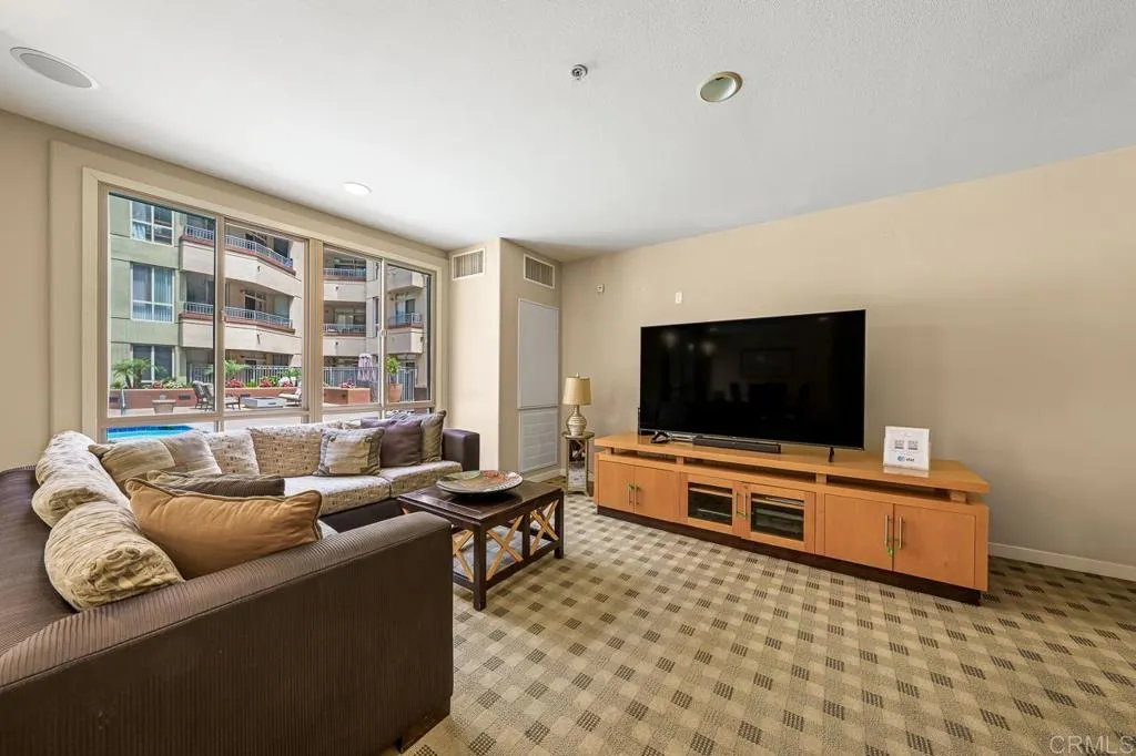 https://cdn.realtyfeed.com/cdn/127/306419689/a9f5dc7b6e8d114284629589d072bff7.webp