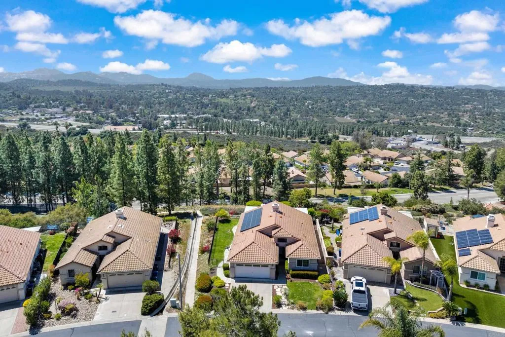 https://cdn.realtyfeed.com/cdn/127/306419991/0f1f03a3297f438c658aeef4b3c9565c.webp