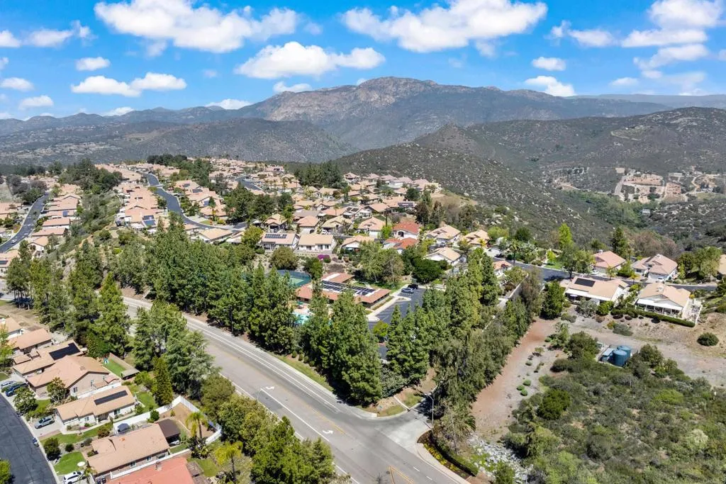 https://cdn.realtyfeed.com/cdn/127/306419991/21a260d05467733477dddb38d49a4330.webp
