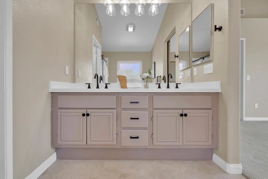 https://cdn.realtyfeed.com/cdn/127/306419991/55527e1cba60c1fd51f95e36ad73c3c1.webp