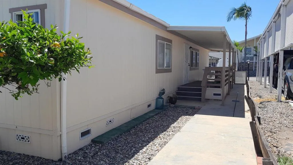 https://cdn.realtyfeed.com/cdn/127/306420006/2c4cdb0e147ea22757aba40350d8b098.webp