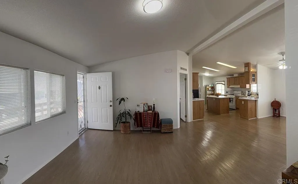https://cdn.realtyfeed.com/cdn/127/306420006/401b3b3d54ffa5dbccf0da14bb609c63.webp