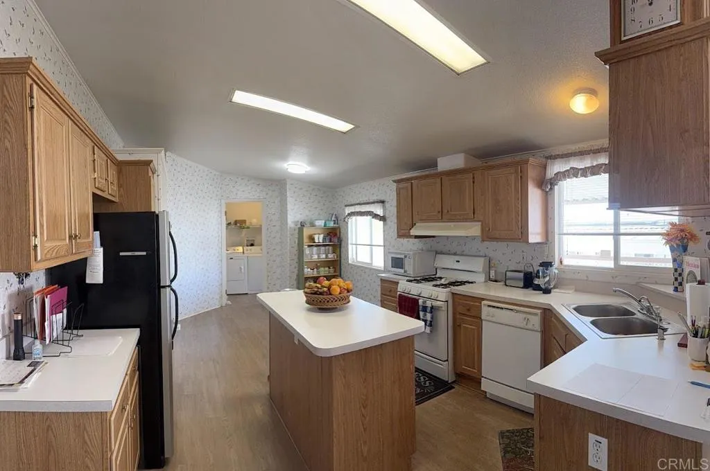 https://cdn.realtyfeed.com/cdn/127/306420006/743cdb51fa772c4206162e20a13fb5dc.webp