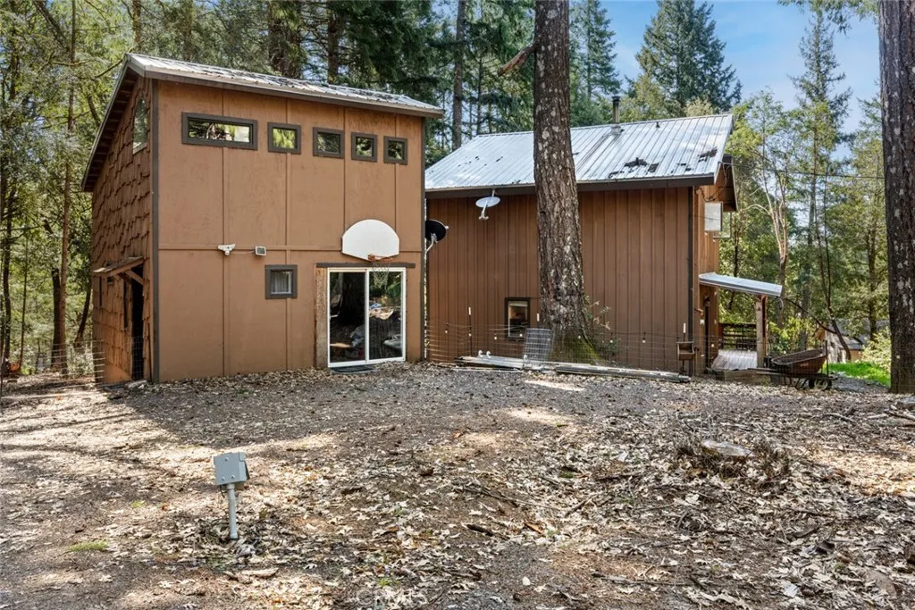 23551 Ridge Road, Willits, Ca 95490 - Photo 2 of 14, Willits, CA