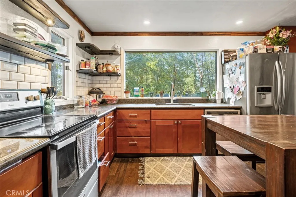 23551 Ridge Road, Willits, Ca 95490 - Photo 4 of 14, Willits, CA