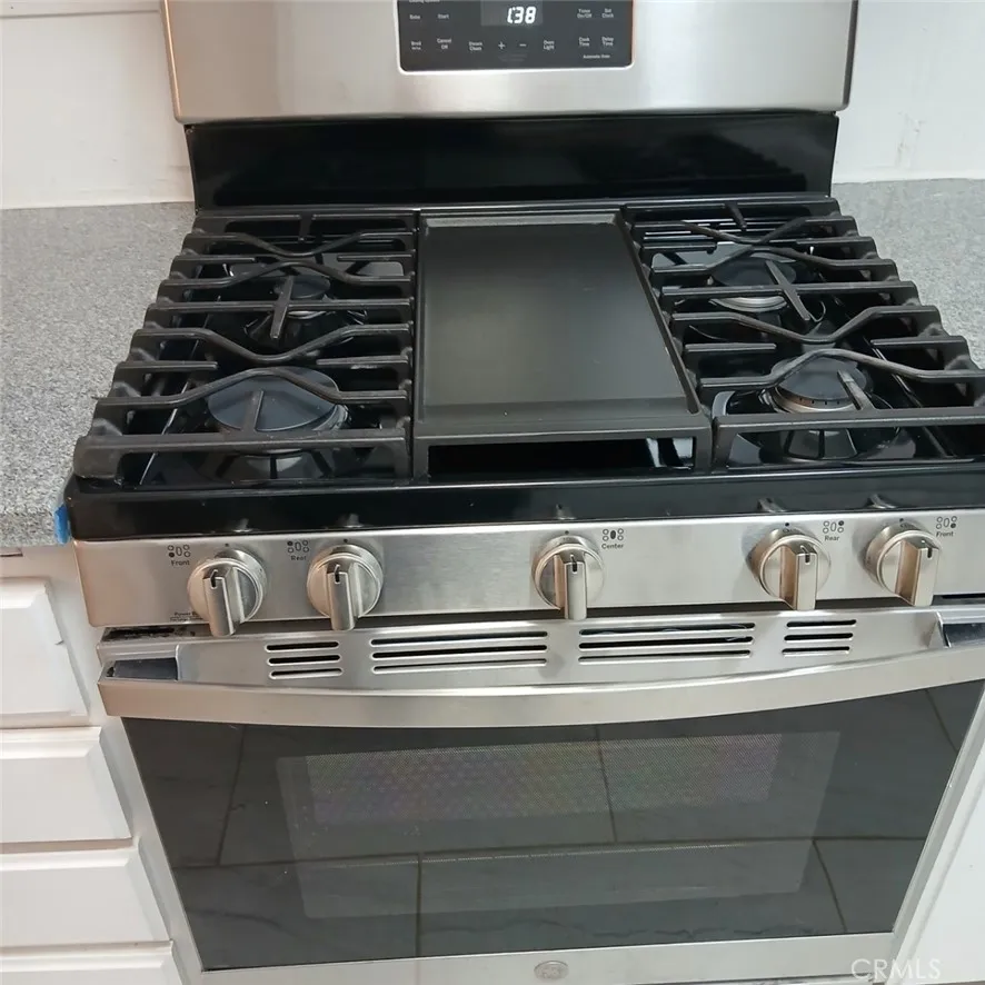 2455 West Acacia Avenue, Hemet, Ca 92545 - Photo 4 of 22, Hemet, CA