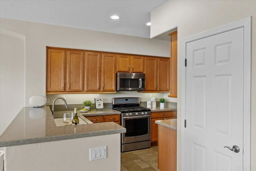 https://cdn.realtyfeed.com/cdn/127/306420340/014e76fecf414facff365b03136f9fb9.webp