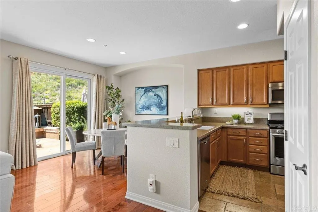 https://cdn.realtyfeed.com/cdn/127/306420340/cb5bc731eb4ea309c96bb674f2533837.webp