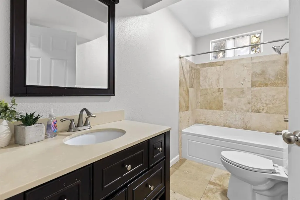 https://cdn.realtyfeed.com/cdn/127/306420373/49cd2e55a4632c03773cb9a909060035.webp