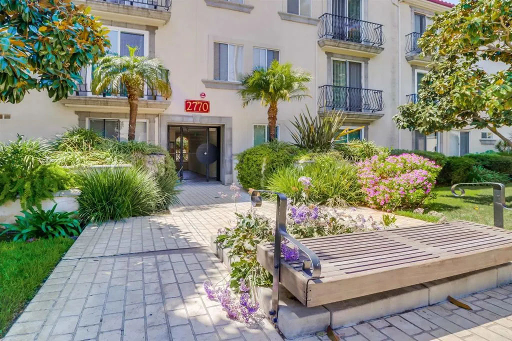https://cdn.realtyfeed.com/cdn/127/306420448/22ba1b0c1c8bb7d84bd3d6496a653c2c.webp