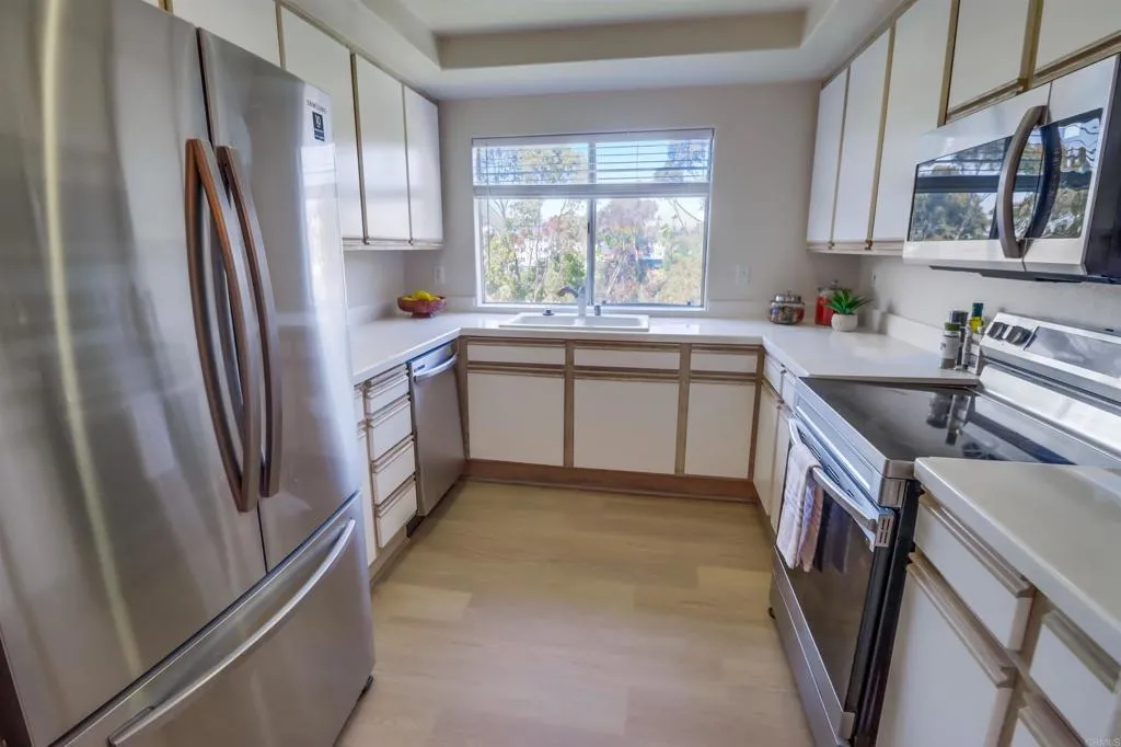 https://cdn.realtyfeed.com/cdn/127/306420448/8d2e270bb0eb45b69fa2f04da1317dbf.webp